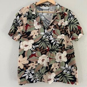 Vintage Cathy Essentials Floral Button Down Shirt Hawaiian Casual Luau Vacation